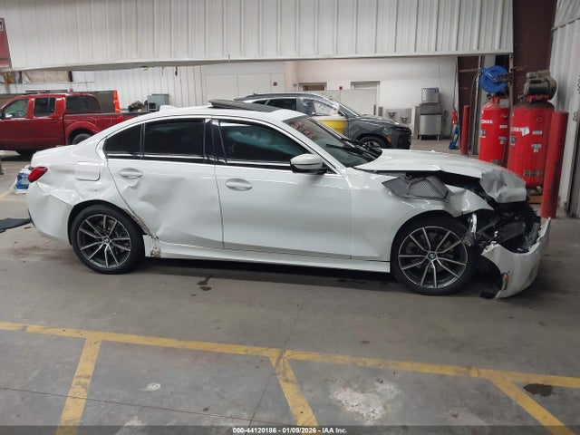 3MW5R1J02L8B23032 BMW 330I