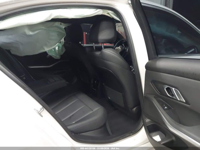 3MW5R1J02L8B23032 BMW 330I