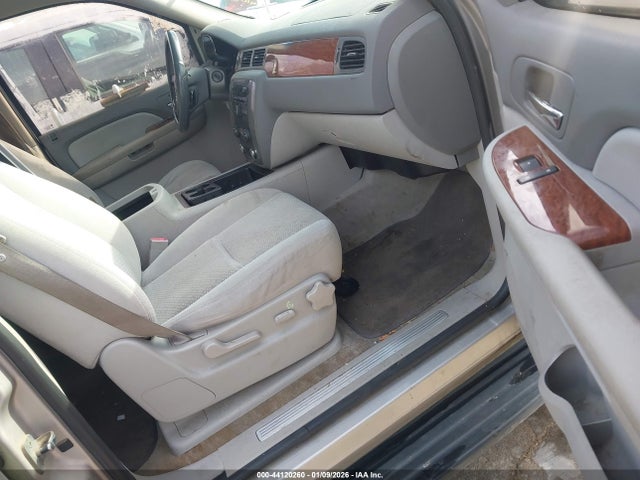 44120260 :رقم المزاد ، 1GKFC13008J103304 vin ، 2008 Gmc Yukon Sle مزاد بيع