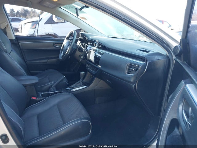 2015 TOYOTA COROLLA 5YFBURHE6FP333867 Photo 4