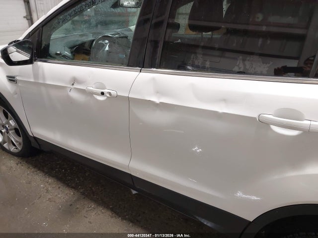 1FMCU9J94FUA83108 Ford Escape Titanium