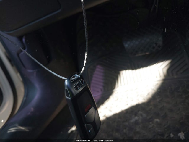 2017 AUDI A4 WAUGNAF49HN009906 Photo 10