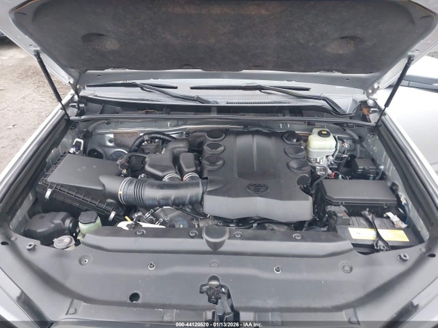 2020 TOYOTA 4RUNNER JTEBU5JR6L5753669 Photo 9