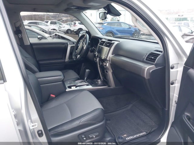 2020 TOYOTA 4RUNNER JTEBU5JR6L5753669 Photo 4