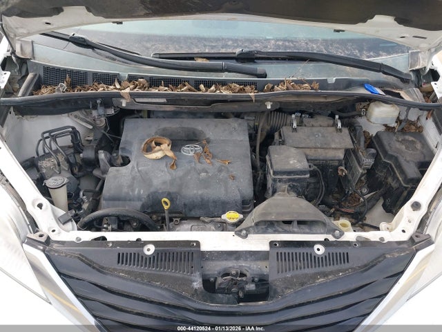 44120524 :رقم المزاد ، 5TDKK3DC3DS348550 vin ، 2013 Toyota Sienna Le V6 8 Passenger مزاد بيع