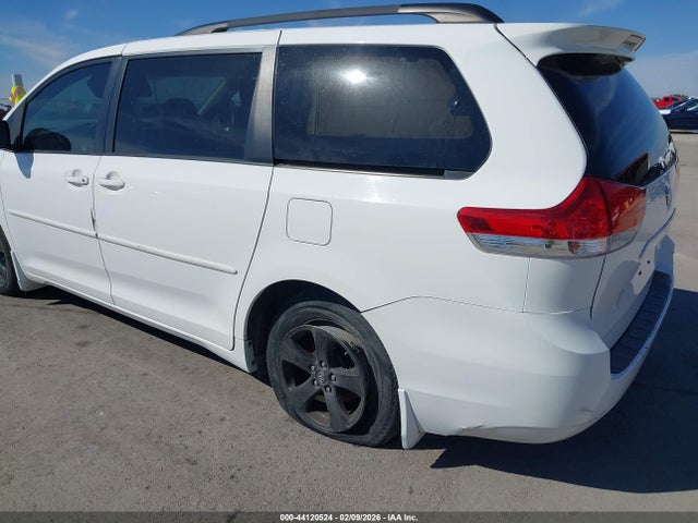 44120524 :رقم المزاد ، 5TDKK3DC3DS348550 vin ، 2013 Toyota Sienna Le V6 8 Passenger مزاد بيع