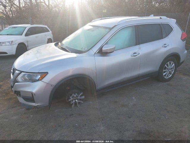 KNMAT2MV3HP507135 Nissan ROGUE SV