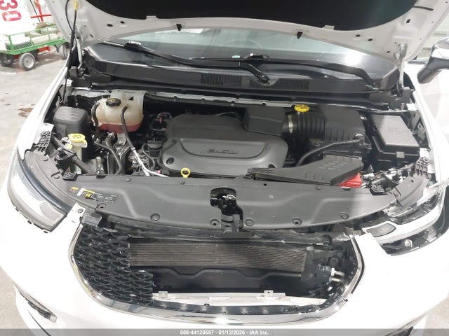 Chrysler Pacifica Limited 2023 2C4RC1GG3PR533452 Image 10