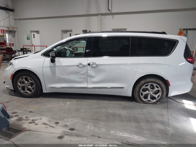 Chrysler Pacifica Limited 2023 2C4RC1GG3PR533452 Image 14