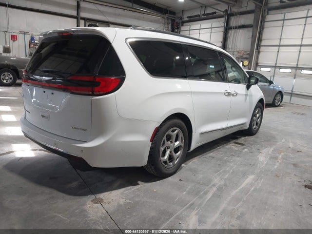 Chrysler Pacifica Limited 2023 2C4RC1GG3PR533452 Image 4