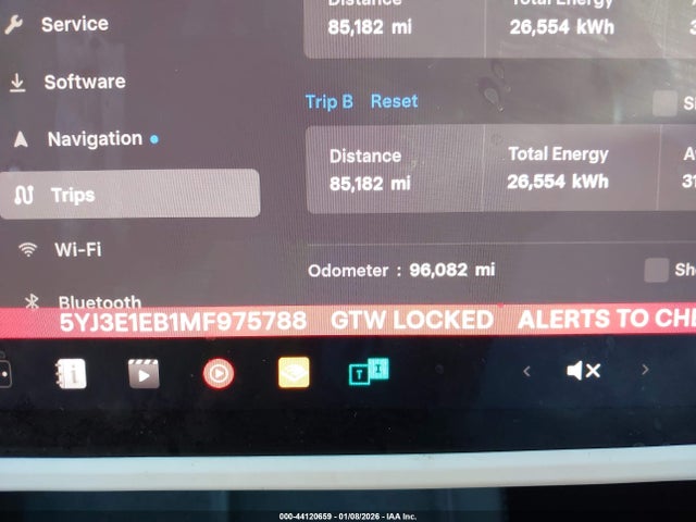 2021 Tesla Model 3 Long Range Dual Motor All-wheel Drive მანქანა იყიდება აუქციონზე, vin: 5YJ3E1EB1MF975788, აუქციონის ნომერი: 44120659