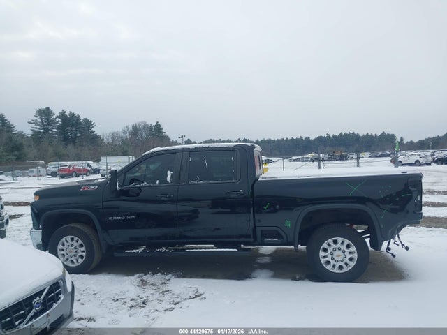 1GC1YNE78MF289518 Chevrolet Silverado 2500hd 4wd Standard Bed Lt