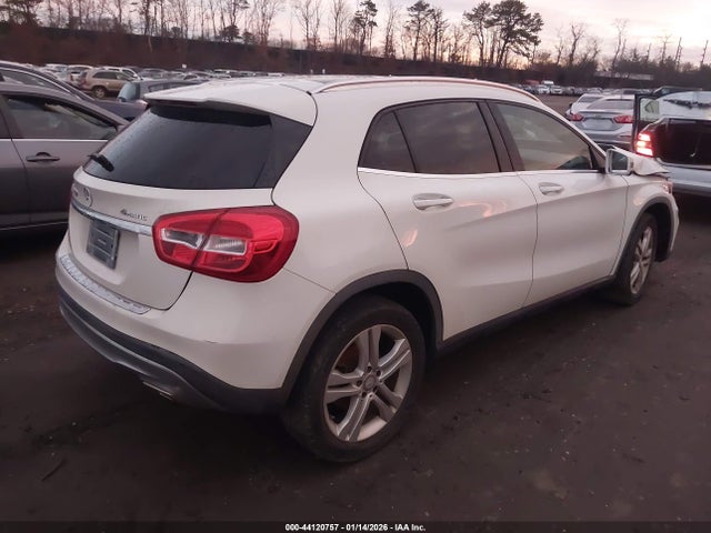 2017 MERCEDES-BENZ GLA 250 WDCTG4GB1HJ318779 Photo 3