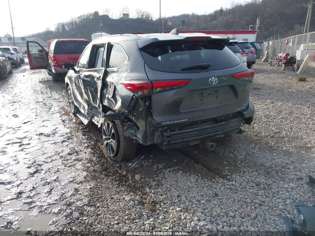 2022 TOYOTA HIGHLANDER 5TDGZRBH2NS244202 Photo 2