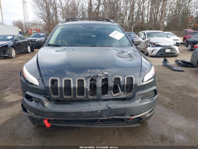 44120839 :رقم المزاد ، 1C4PJMBS0HW614086 vin ، 2017 Jeep Cherokee Trailhawk 4x4 مزاد بيع