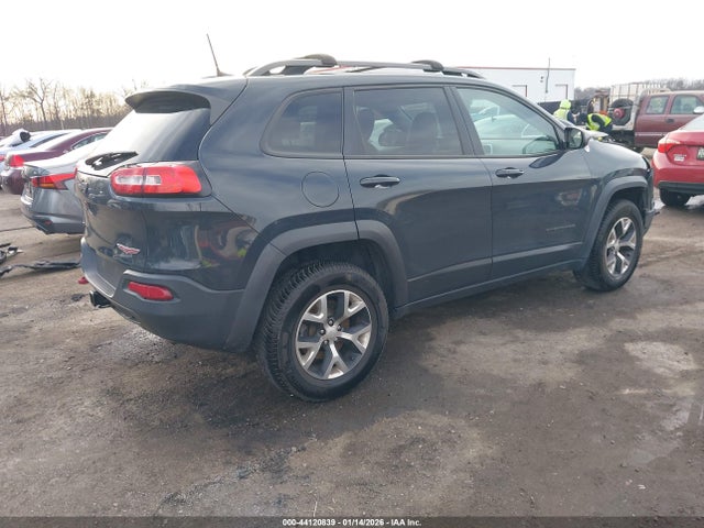 44120839 :رقم المزاد ، 1C4PJMBS0HW614086 vin ، 2017 Jeep Cherokee Trailhawk 4x4 مزاد بيع
