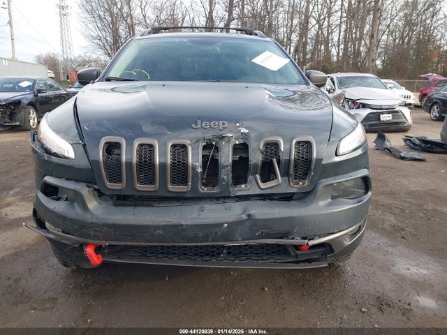 44120839 :رقم المزاد ، 1C4PJMBS0HW614086 vin ، 2017 Jeep Cherokee Trailhawk 4x4 مزاد بيع