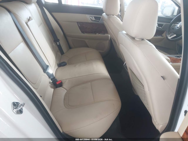 2015 JAGUAR XF SAJWA0FS4FPU43267 Photo 7