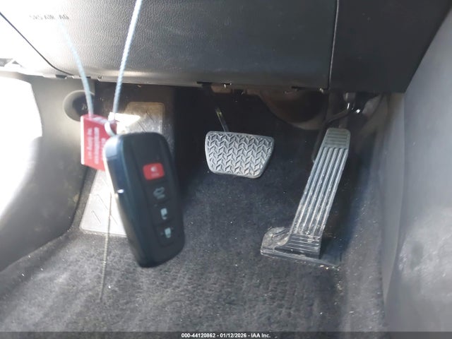 Toyota Rav4 Xle Premium 2024 2T3A1RFV8RW492715 Image 11
