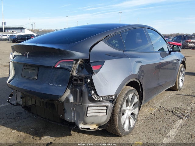 Продажа на аукционе авто 2023 Tesla Model Y Awd/long Range Dual Motor All-wheel Drive, vin: 7SAYGDEE3PF764904, номер лота: 44120890