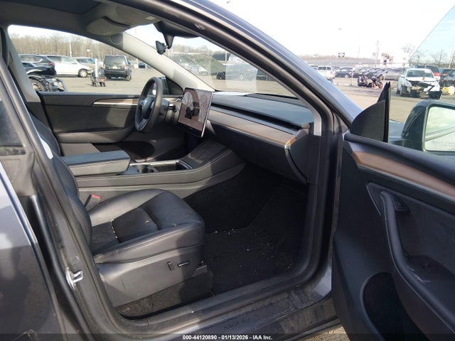 Продажа на аукционе авто 2023 Tesla Model Y Awd/long Range Dual Motor All-wheel Drive, vin: 7SAYGDEE3PF764904, номер лота: 44120890