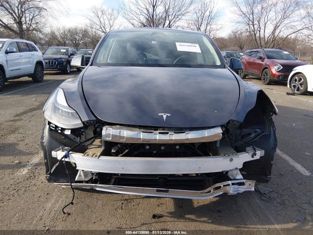 Продажа на аукционе авто 2023 Tesla Model Y Awd/long Range Dual Motor All-wheel Drive, vin: 7SAYGDEE3PF764904, номер лота: 44120890