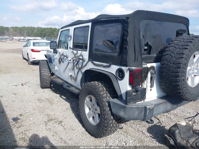 1C4BJWDG5HL521371 Jeep Wrangler Unlimited Sport 4x4