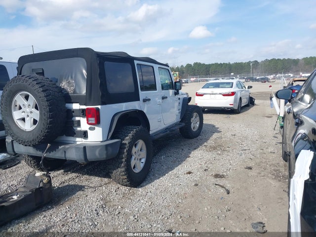 1C4BJWDG5HL521371 Jeep Wrangler Unlimited Sport 4x4