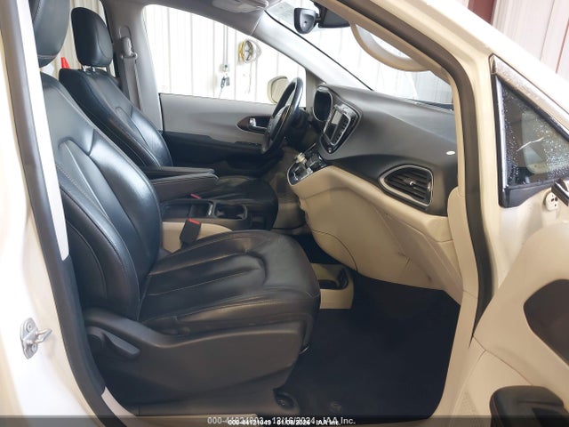 2C4RC1BG1KR554106 Chrysler Pacifica Touring L