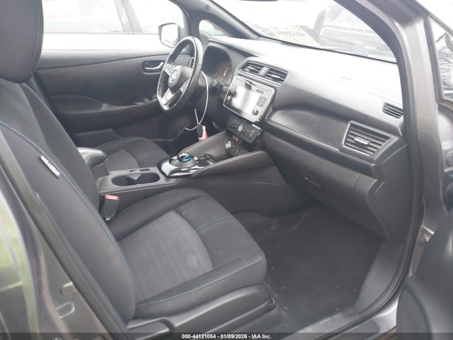 1N4AZ1CP7JC305364 Nissan LEAF SV