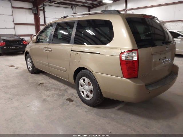 2010 KIA SEDONA KNDMG4C39A6336688 Photo 2
