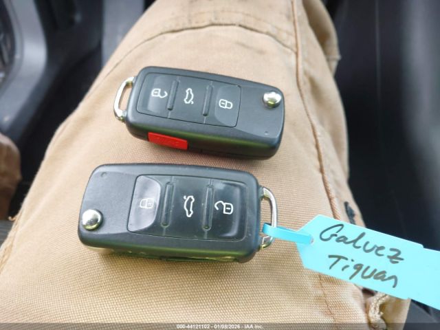 2017 VOLKSWAGEN TIGUAN WVGAV7AX7HK046852 Photo 10