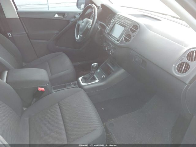 2017 VOLKSWAGEN TIGUAN WVGAV7AX7HK046852 Photo 4