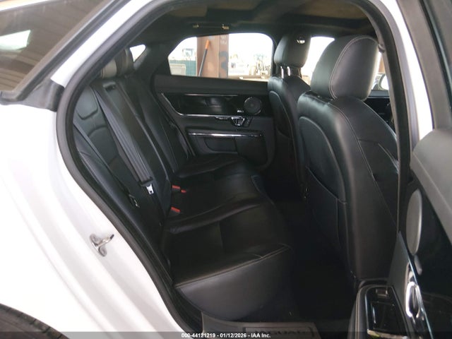 2015 JAGUAR XJ SAJWA1CZ8F8V86563 Photo 7