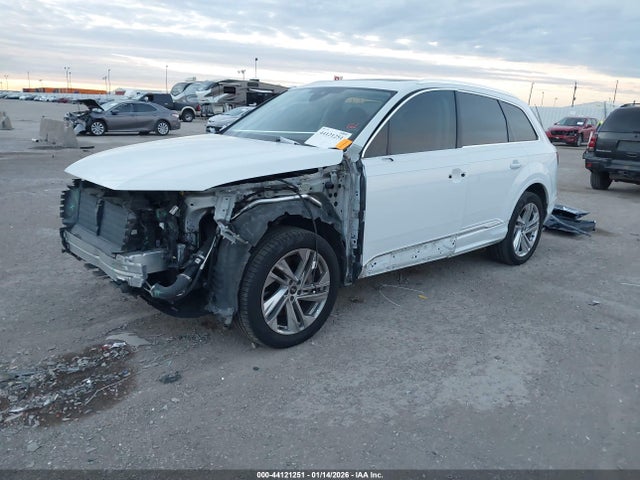 2021 AUDI Q7 WA1LJAF70MD039295 Photo 1