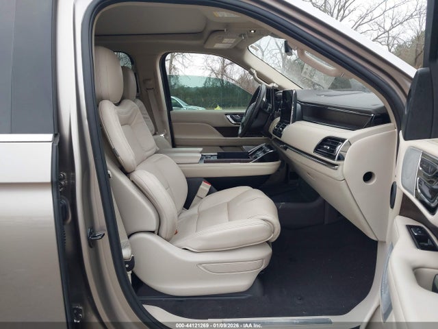 5LMJJ2LT4LEL11630 Lincoln Navigator Reserve