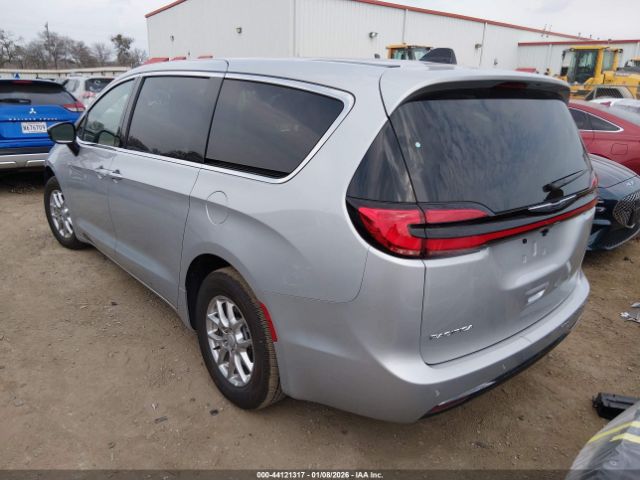 2026 CHRYSLER PACIFICA 2C4RC1BG5TR179998 Photo 2