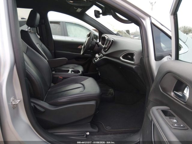 2026 CHRYSLER PACIFICA 2C4RC1BG5TR179998 Photo 4