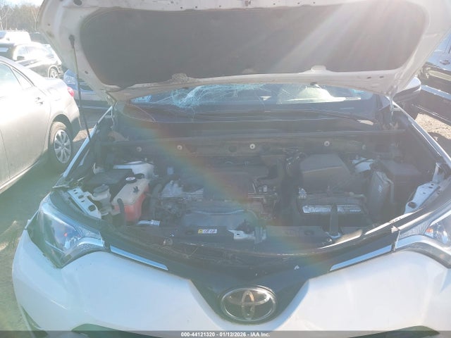 Toyota Rav4 Xle 2018 JTMRFREV9JD240754 Image 10