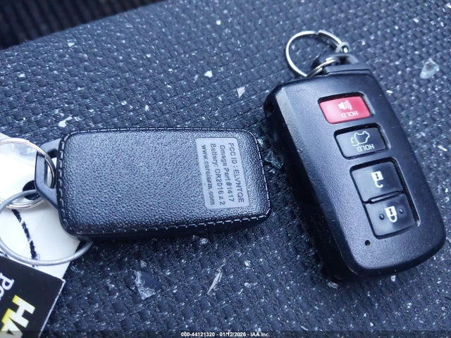 Toyota Rav4 Xle 2018 JTMRFREV9JD240754 Image 11