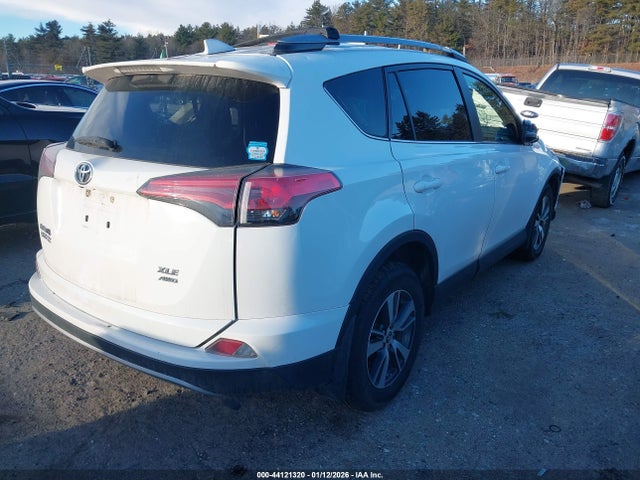 Toyota Rav4 Xle 2018 JTMRFREV9JD240754 Image 4