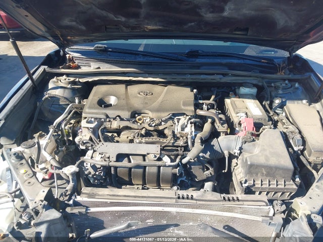 44121367 :رقم المزاد ، 4T1B11HK2JU663979 vin ، 2018 Toyota Camry Se مزاد بيع