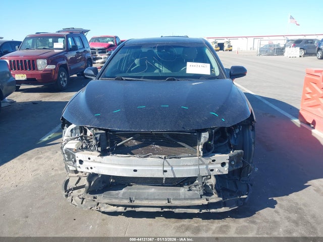 44121367 :رقم المزاد ، 4T1B11HK2JU663979 vin ، 2018 Toyota Camry Se مزاد بيع