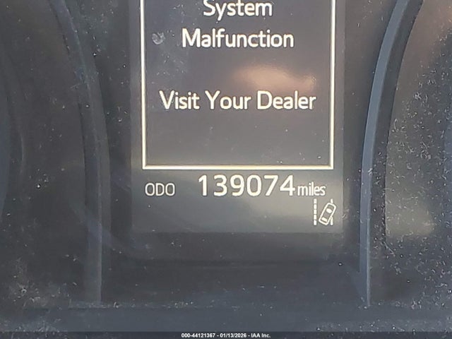 44121367 :رقم المزاد ، 4T1B11HK2JU663979 vin ، 2018 Toyota Camry Se مزاد بيع