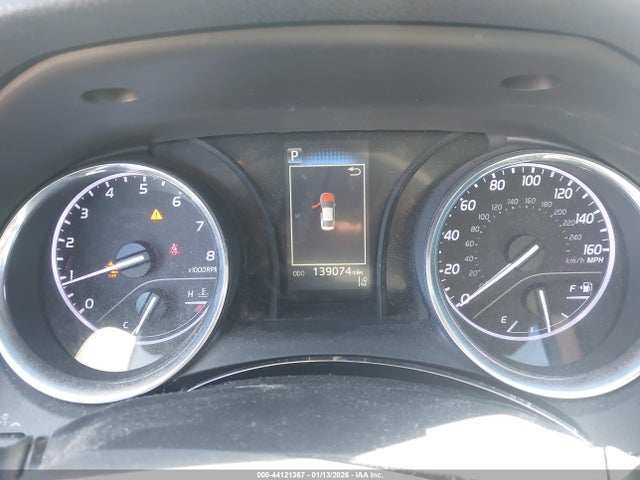 44121367 :رقم المزاد ، 4T1B11HK2JU663979 vin ، 2018 Toyota Camry Se مزاد بيع
