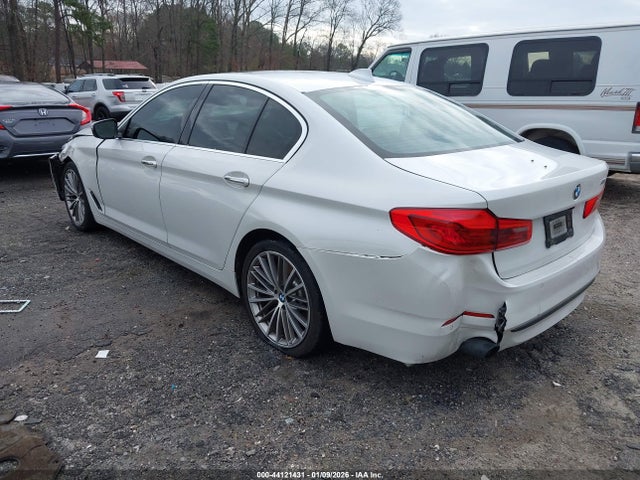 2018 BMW 530I WBAJA5C5XJWA35942 Photo 2