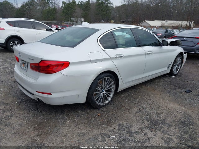 2018 BMW 530I WBAJA5C5XJWA35942 Photo 3