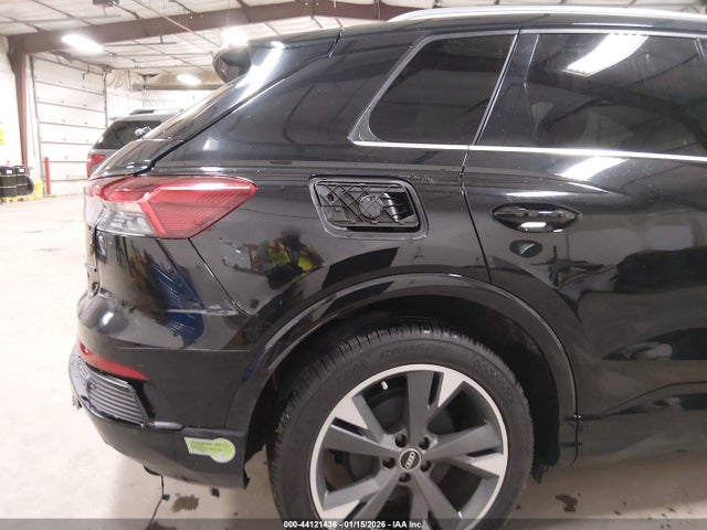 2022 Audi Q4 E-tron Premium Plus 50 Quattro მანქანა იყიდება აუქციონზე, vin: WA1H2BFZ1NP033824, აუქციონის ნომერი: 44121436