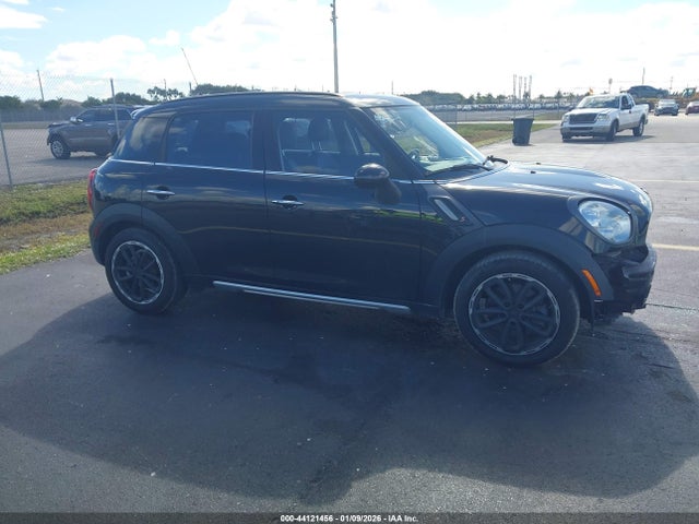 2016 MINI COUNTRYMAN WMWZC3C50GWT07650 Photo 0