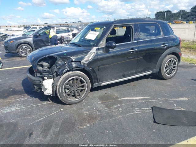 2016 MINI COUNTRYMAN WMWZC3C50GWT07650 Photo 1